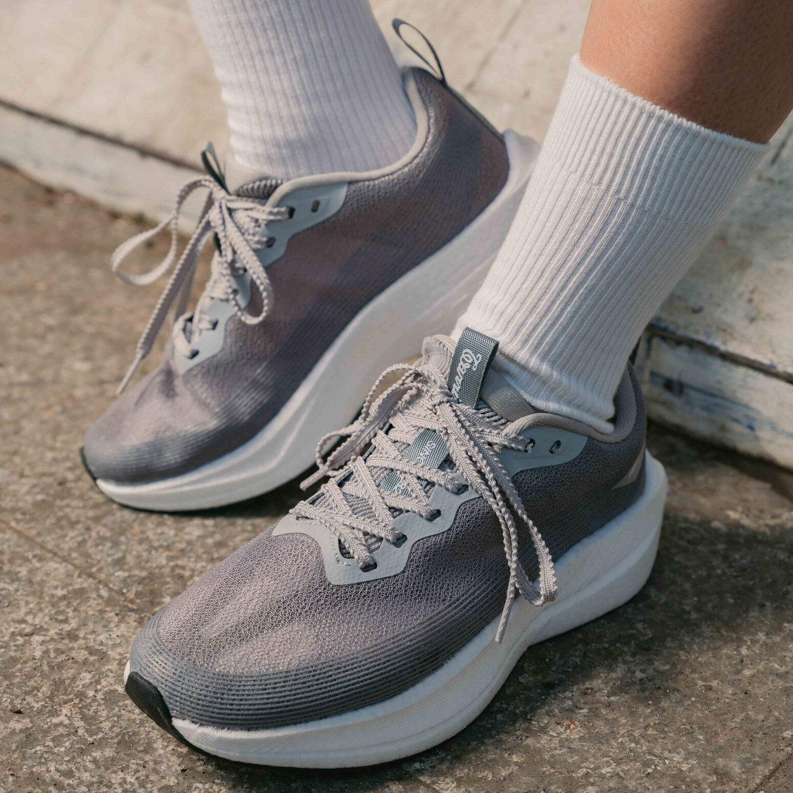 Warrior Running WR-01 Ghost Runner Grey White