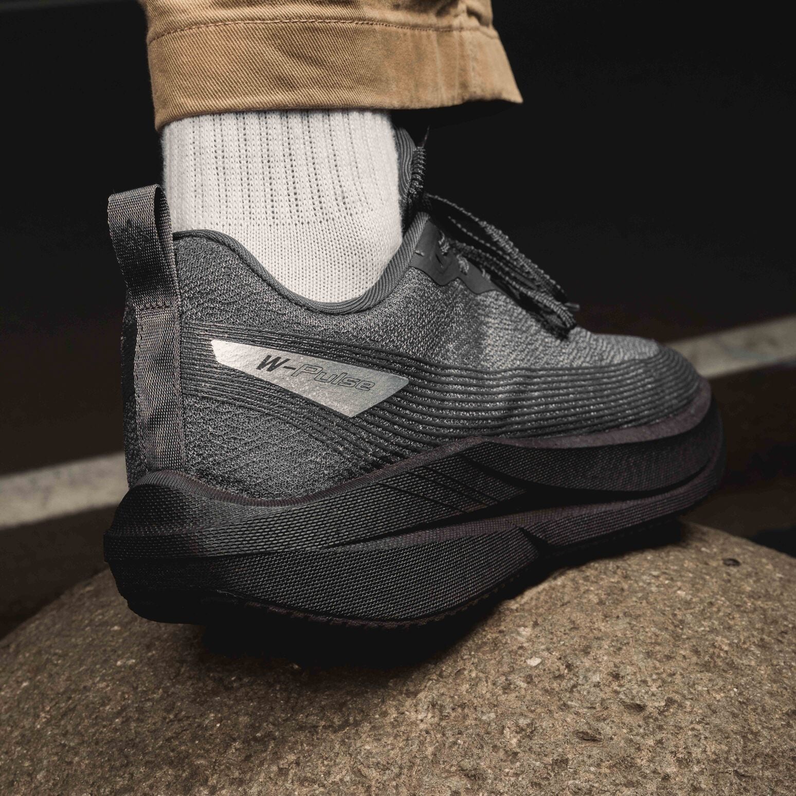 Warrior Running WR-01 Ghost Runner Charcoal Black